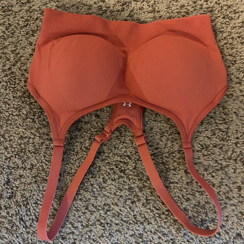Size XS Underarmour sports bra